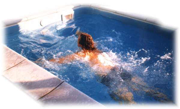 swimtrim2.jpg (363360 bytes)