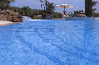 opio_bazen.jpg (21308 bytes)